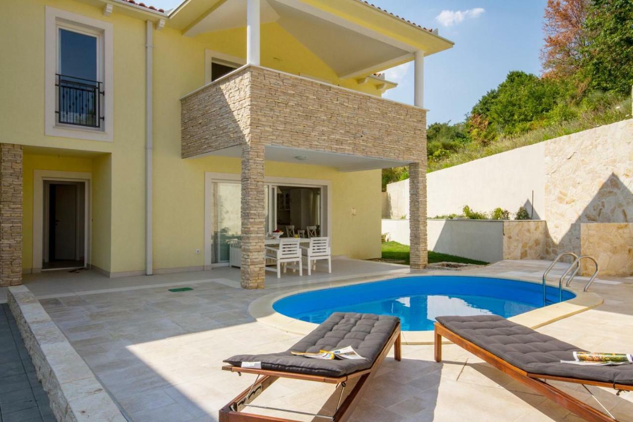 House Sunny Rock Baska Villa Exterior photo