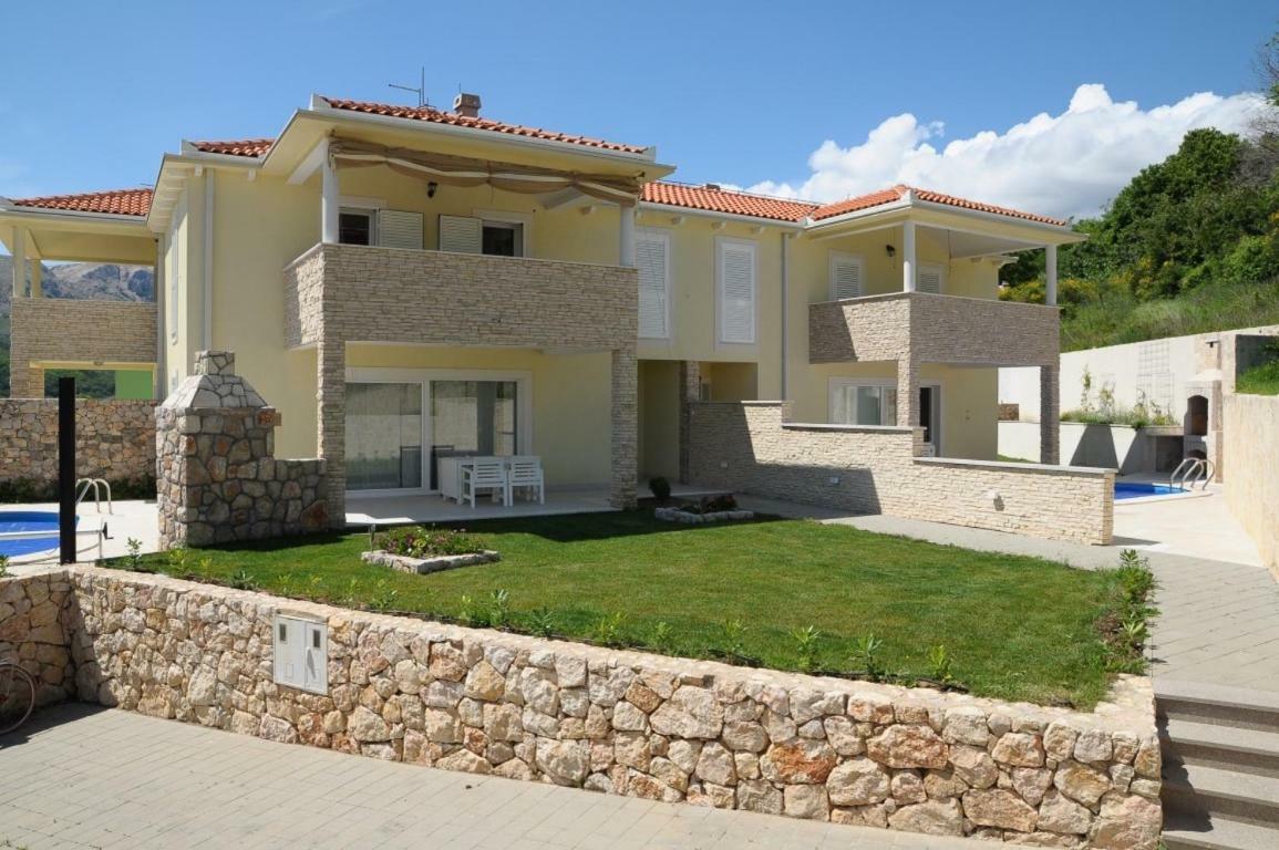 House Sunny Rock Baska Villa Exterior photo